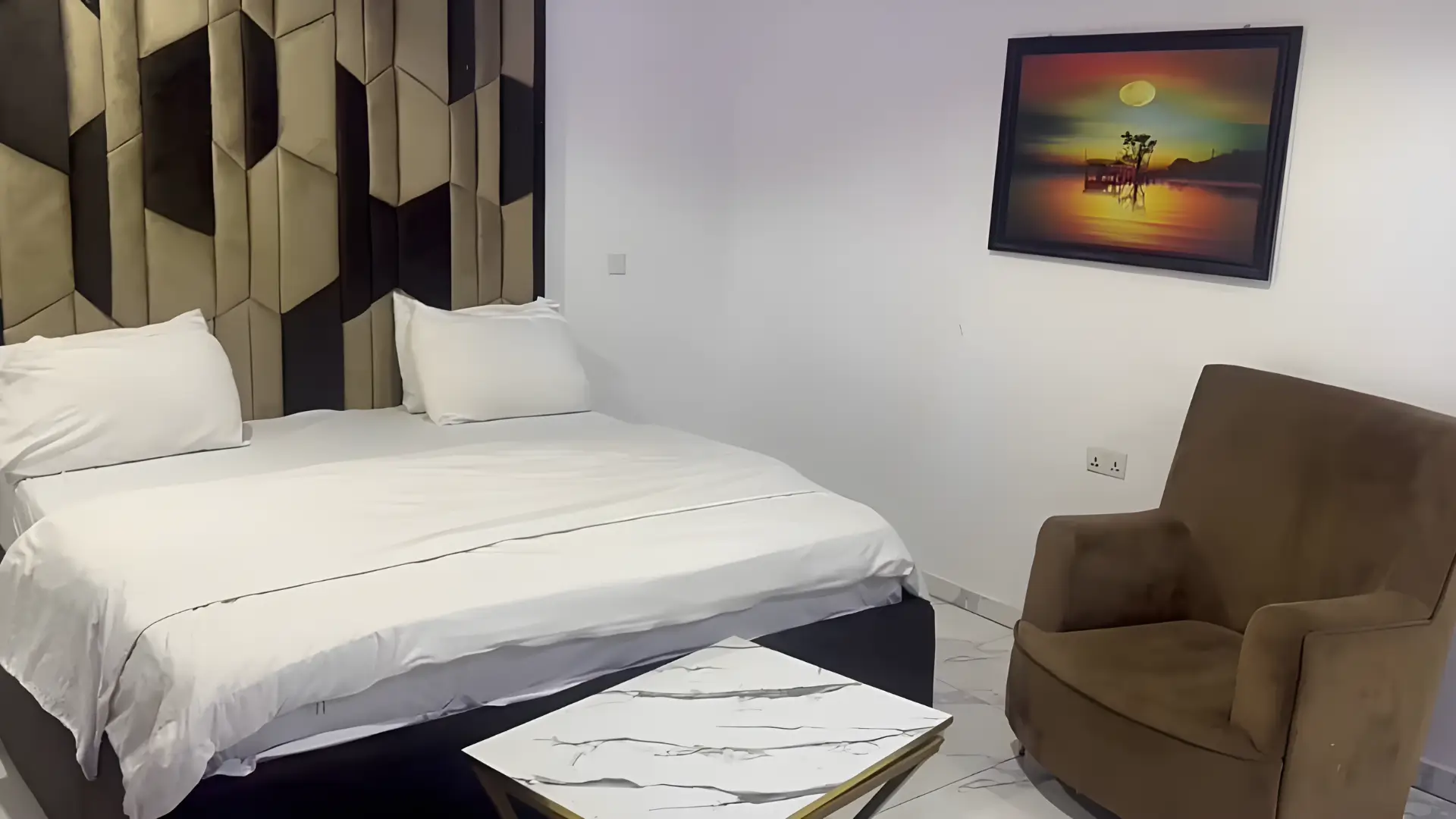 best Hotel in Ibadan, J square hotel, best hotel in challenge, best hotel in molete, best hotel in ringroad, molete hotel, challenge hotel.